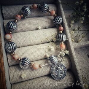 Flower Agate Bracelet – Chunky 12 mm Silver Saint Benedict & Peach Quartz • Gard
